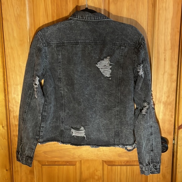 🔥Boutique🔥Blake Distressed Jean Jacket - Picture 7 of 15
